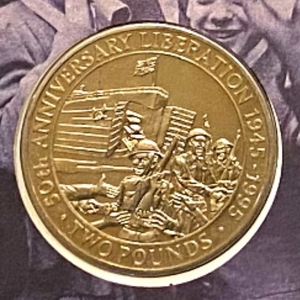 2 фунта 1995 год.50 лет Победы в WWII.Освобождение и добрая воля.Бейлиф Гернси.В конверте.