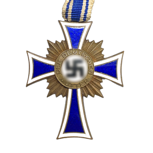 Знак «Почётный крест немецкой матери».Германия.Бронза с эмалями.